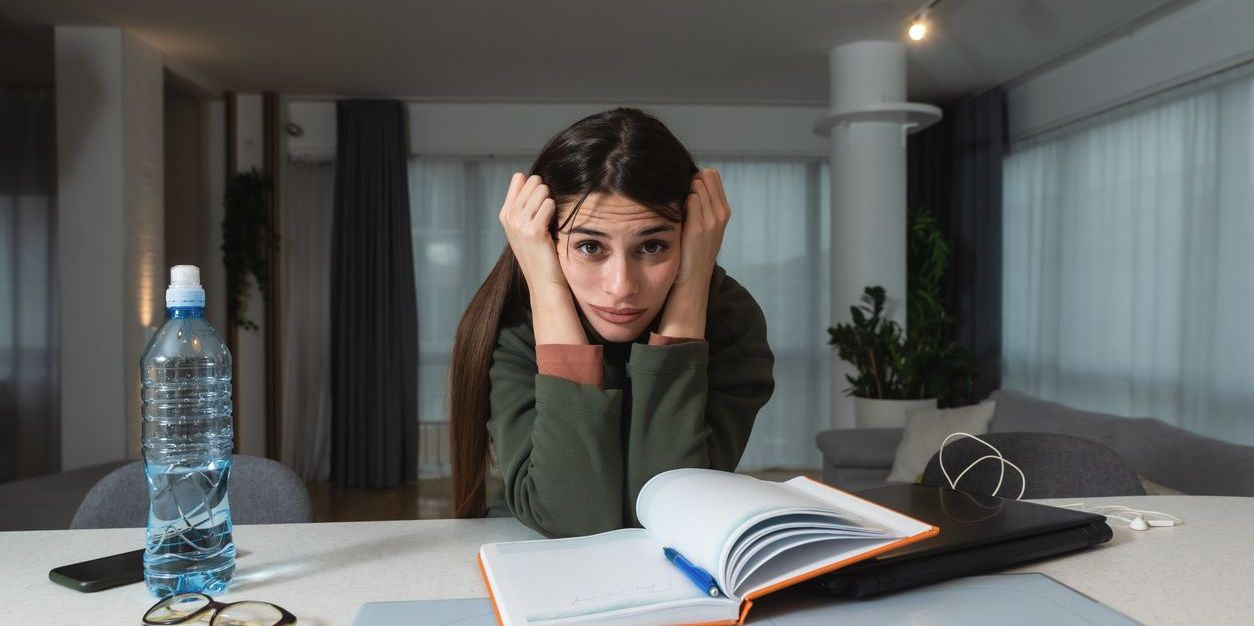 woman with adhd feeling disorganized